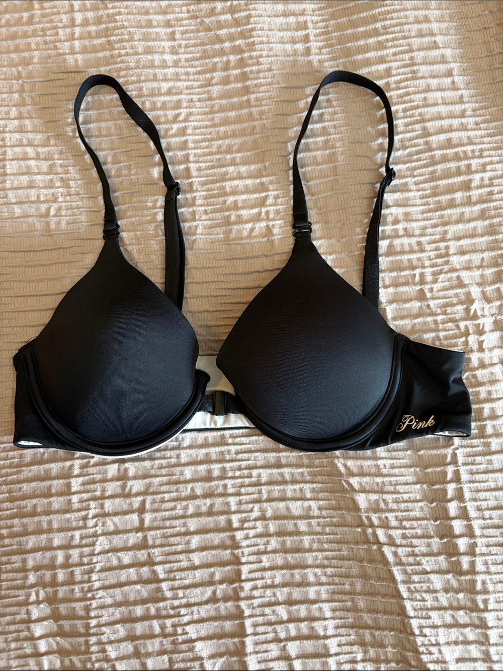 VS pink bra